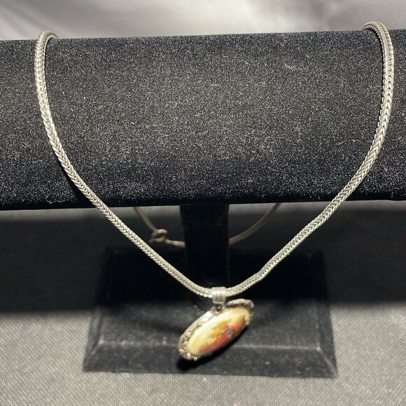 Large pendent long necklace - Picture 3 of 9